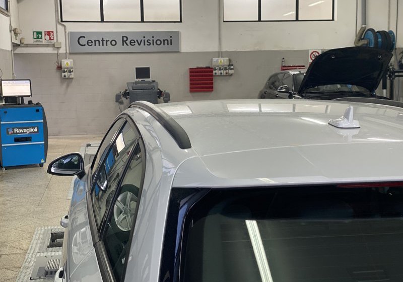 Centro Revisioni — area officina DelCar
