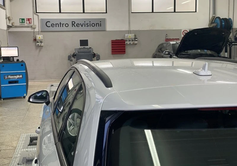 Centro Revisioni — area officina DelCar
