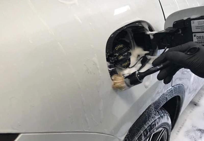 Lavaggio carrozzeria a mano DelCar Automotive