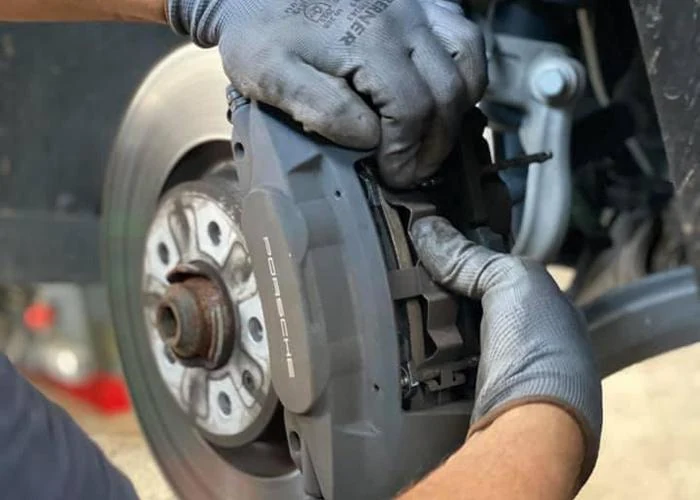 Controllo freni in officina