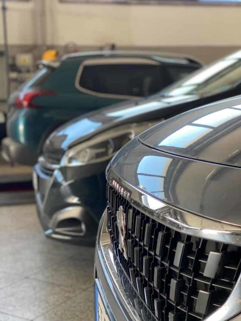Vetture Peugeot in officina DelCar