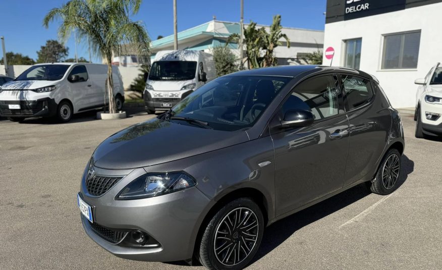 Lancia Ypsilon 1.0 70 Cv. Hybrid Gold