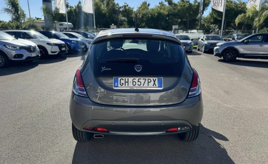 Lancia Ypsilon 1.0 70 Cv. Hybrid Gold